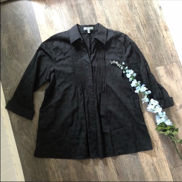 Foxcroft Tops - 3/$25 Foxcroft | Black Pleated Floral Button Down